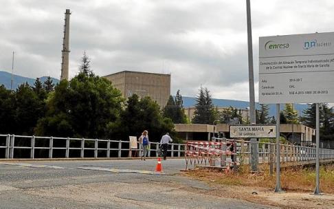 Acceso al complejo nuclear de Santa María de Garoña, actualmente en fase de cese de explotación desde el año 2012. Foto: P. J. P.