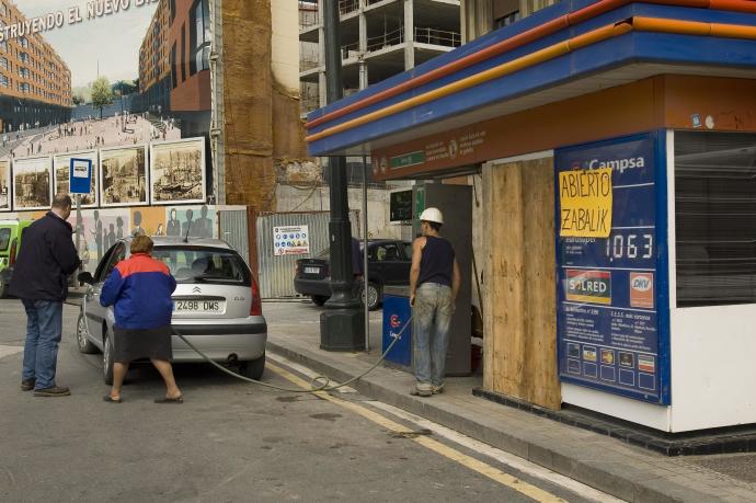 La última gasolinera urbana de Bilbao cierra para siempre