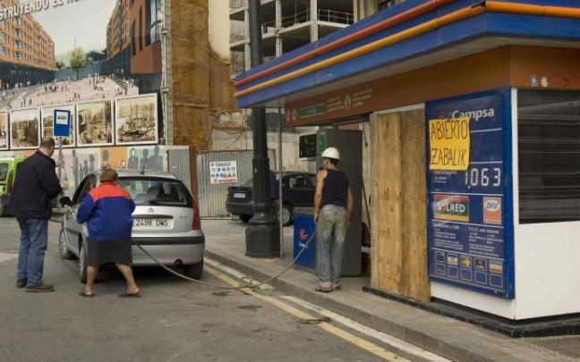 La última gasolinera urbana de Bilbao cierra para siempre La última gasolinera urbana de Bilbao cierra para siempre
