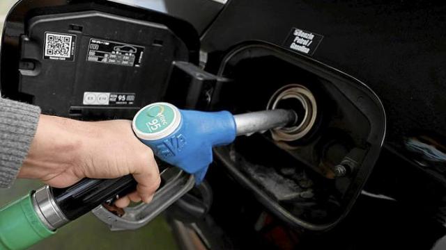 Los carburantes encadenan seis semanas consecutivas de subidas. Foto: Efe