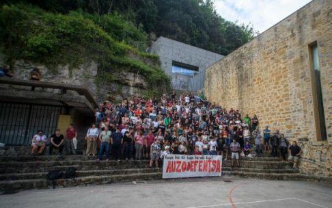 La convocatoria que organizó Gazte Asanblada el lunes en la Plaza Trinidad de Donostia.