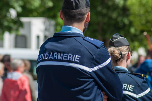 El antiguo gendarme podría haber cometido cuatro asesinatos y seis violaciones entre 1986 y 1994