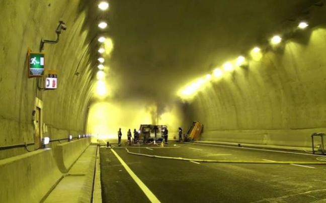 Un fuego en un túnel viario es uno de los sucesos más graves.