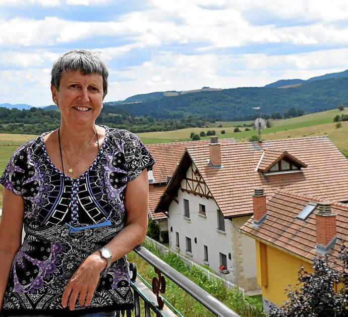 Angelines Munárriz Elizondo, en su casa de Abaurregaina /Abaurrea Alta.