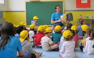 Una de las aulas repleta de participantes.