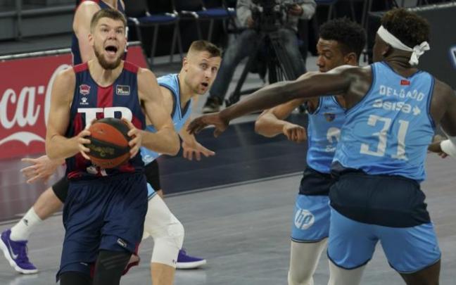 Giedraitis firmó anoche su tope anotador de esta temporada con un variado repertorio que engulle al Estudiantes