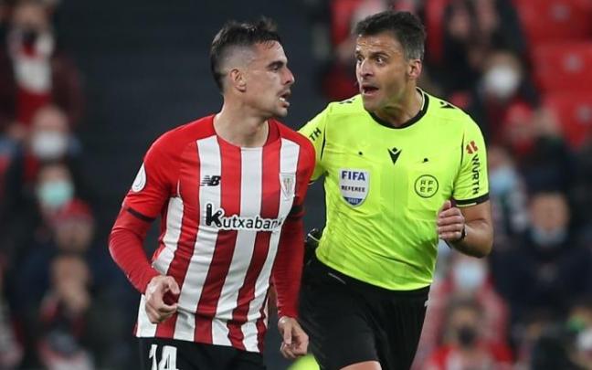 Jesús Gil Manzano ya dirigió el partido de cuartos de final de Copa contra el Real Madrid.