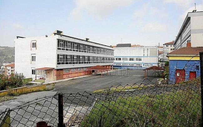 Antiguo Instituto de la Construcción de Altza, ahora gimnasio en parte.