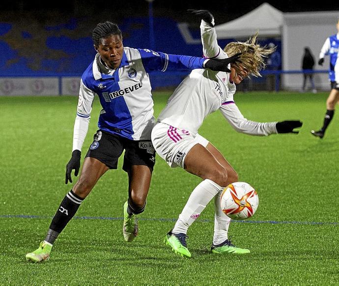 Ohale tendrá que multiplicarse este mediodía en labores defensivas. Foto: Josu Chavarri