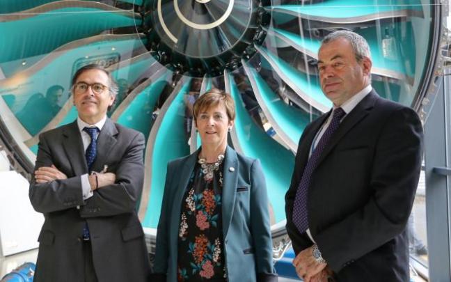 La consejera Arantxa Tapia, durante una visita a la fábrica de Rolls Royce en Derby (Londres). La consejera Arantxa Tapia, durante una visita a la fábrica de Rolls Royce en Derby (Londres).