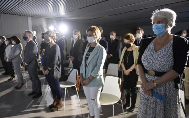 Asistentes al acto en Gogora, con María Jauregi, al lado del lehendakari Asistentes al acto en Gogora, con María Jauregi, al lado del lehendakari