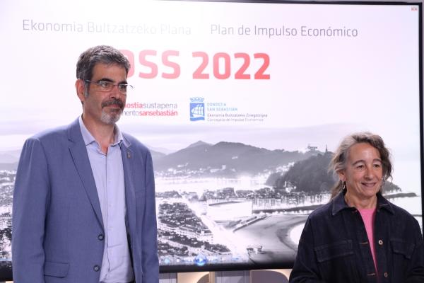 Goia y Garmendia en la presentación del Plan de Impulso Económico de Donostia para 2022.