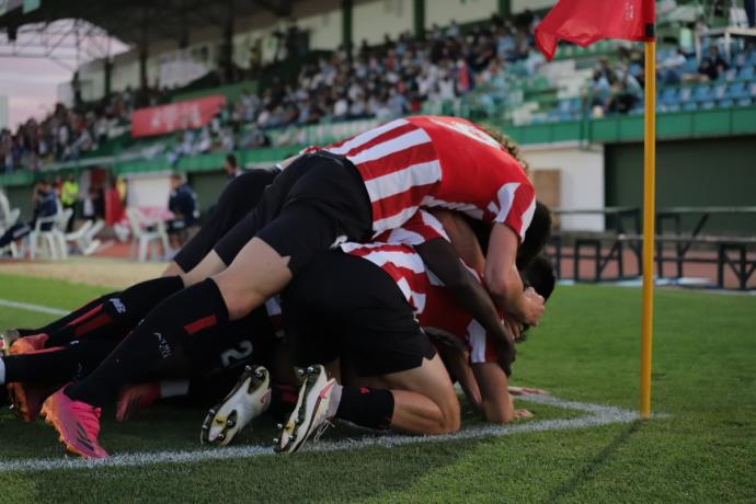 Los cachorros celebran un gol en el partido del pasado fin de semana que abrió las puertas de la final