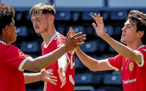Pellistri celebra el gol anotado el pasado domingo ante el Derby County en su estreno con el primer equipo de los ‘red’. Foto: Manchester United