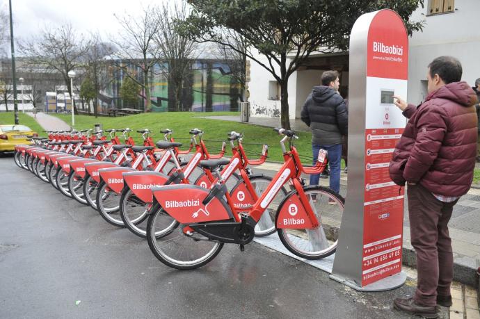 Una estación de bicicletas de Bilbaobizi en Arangoiti