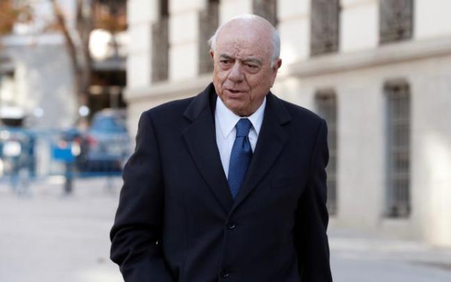 González, a su llegada a la comparecencia ante la Audiencia Nacional por delitos de cohecho y de descubrimiento y revelación de secretos por el "caso Villarejo". González, a su llegada a la comparecencia ante la Audiencia Nacional por delitos de cohecho y de descubrimiento y revelación de secretos por el "caso Villarejo".