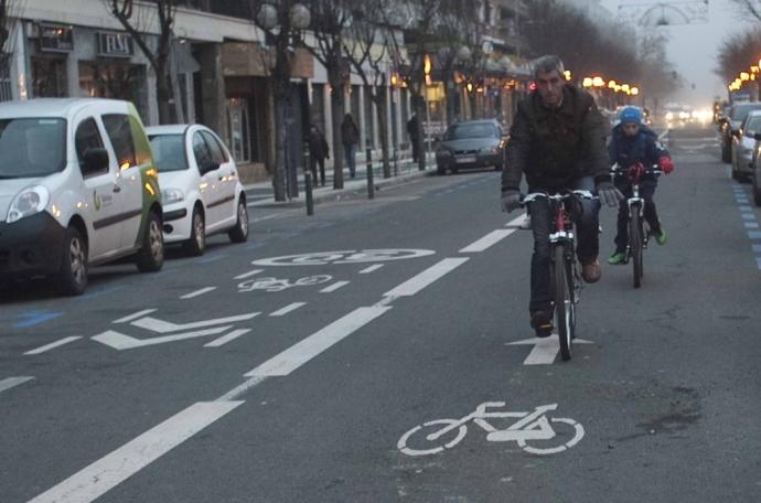 La calle Gorbea es una de las que va a ver renovada su red de iluminación.