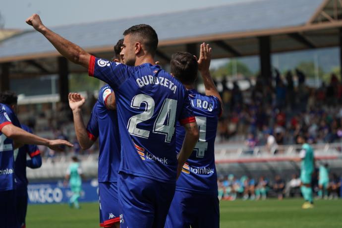 Guruzeta celebra el gol de la victoria ante el Huesca.