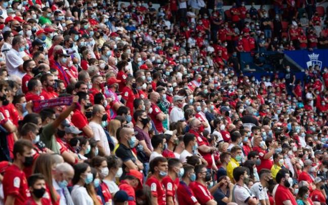 Aficionados en El Sadar en el partido ante el Rayo Vallecano. Aficionados en El Sadar en el partido ante el Rayo Vallecano.