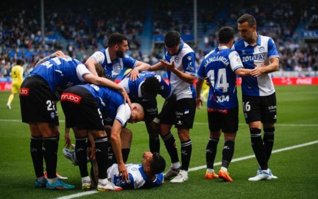 El Alavés celebra uno de sus dos tantos en el choque ante el Villarreal de la semana pasada.