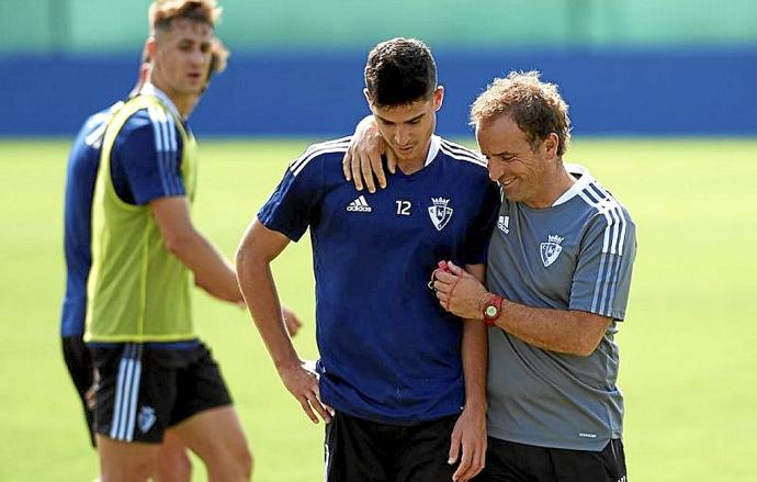 Arrasate, en el entrenamiento de ayer, junto con Jaume Grau.