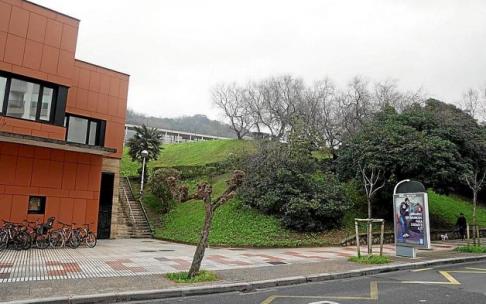 Zona situada junto a la avenida de Navarra, donde el BCC prevé levantar una segunda sede.