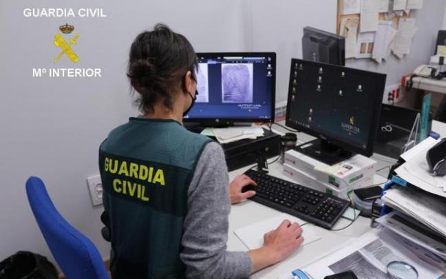 Una vitoriana denuncia la venta de carnés de conducir por Internet Una vitoriana denuncia la venta de carnés de conducir por Internet