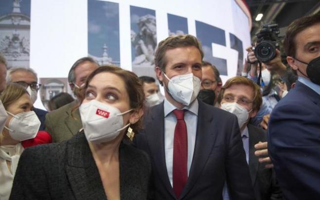 Isabel Díaz Ayuso y Pablo Casado, cuando visitaron Fitur.