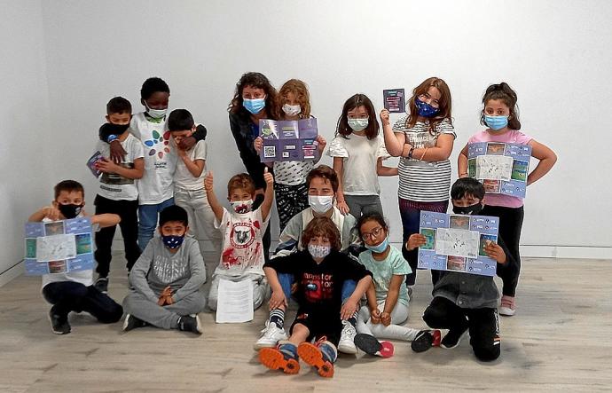 Jóvenes alumnos de primero de Primaria que han participado en la elaboración de la guía. Foto: Cedida