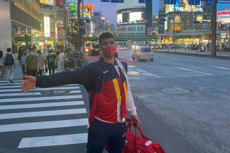 El navarro Eduardo Gurbindo, en las calles de Tokio