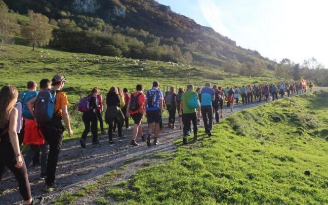 Gure Esku se ha propuesto iluminar 115 cimas en la Vía Pirenaica.