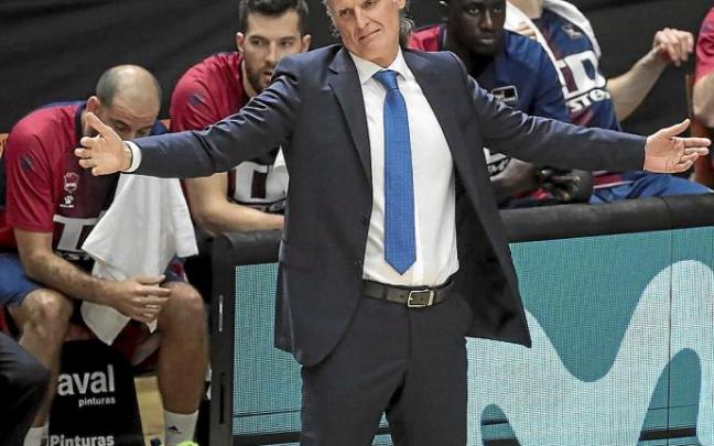 Ivanovic se lamenta durante una de las acciones del duelo de ayer en Valencia. Foto: Área 11