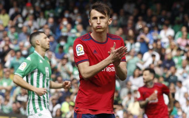 Ante Budimir, en un lance del encuentro ante el Betis.