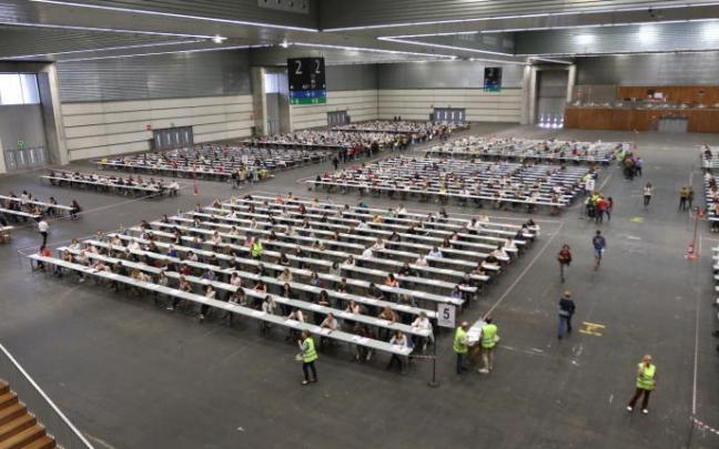 Examen multitudinario en el BEC de Barakaldo. Examen multitudinario en el BEC de Barakaldo.