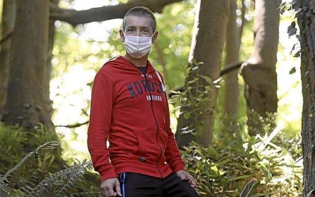 Joseba Gurutz de Vicente, en el parque de Cristina Enea. Foto: J. Colmenero