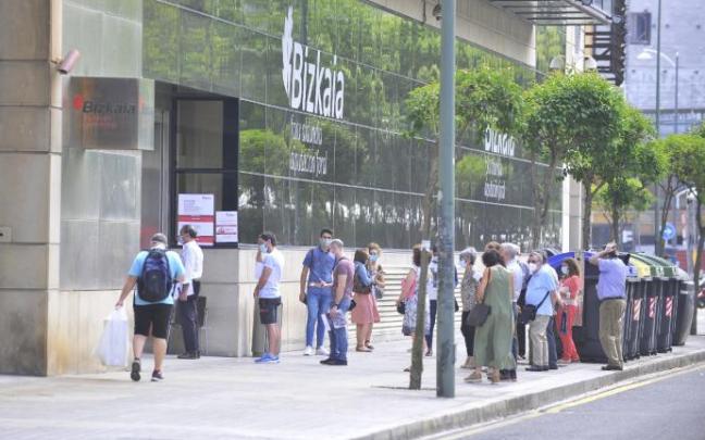 La campaña de Renta ha estrenado modelo este año en Bizkaia La campaña de Renta ha estrenado modelo este año en Bizkaia