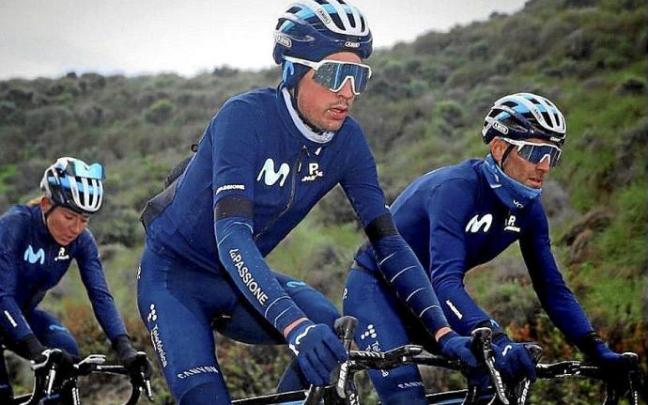 Óscar Rodríguez junto a Alejandro Valverde en la pretemporada. Foto: Movistar Team Óscar Rodríguez junto a Alejandro Valverde en la pretemporada. Foto: Movistar Team