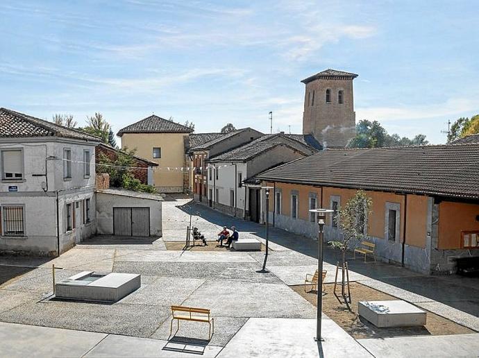 Tudanca y Ocamica y sus proyectos del restaurante de Santurde de Rioja, plaza de Mansilla Mayor (León) y la intervención en el IAE. Fotos: Cedidas