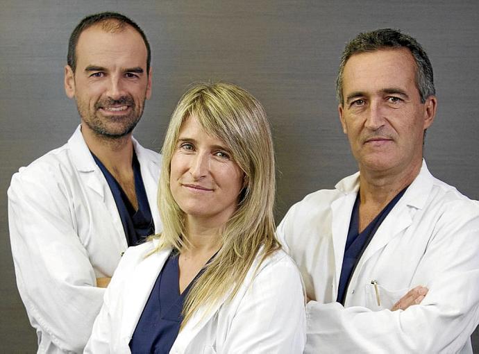 Los doctores Edurne Pardo Zudaire, Iñaki Prieto Argarate y Fran Loyola Echániz. Foto: Varitek