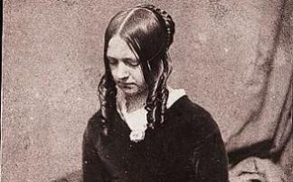 Adelaide Herculine Barbin, la primera persona intersexual conocida en cuya memoria se celebra el Día de la Solidaridad Intersexual.