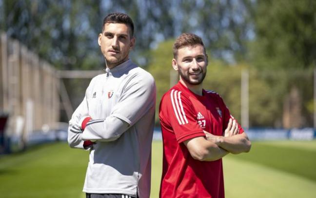 Sergio Herrera y Jon Moncayola, posando en las instalaciones de Tajonar.