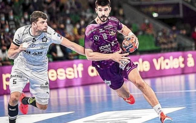 Eduardo Gurbindo: "Mi hijo, Liam, me ha ayudado en la recuperación de rodilla. Se me cae la baba con él"