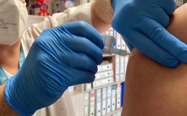 Unos 300 voluntarios participarán en este nuevo ensayo de la vacuna de Hipra.