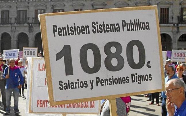 Arabako Pentsionistek deitutako manifestazioetako baten artxiboko irudia. Argazkia: Alex Larretxi