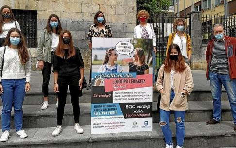 Azkoitian hitanoa berreskuratzeko proiektua aurkezteko ostiralean egin zen agerraldia. Argazkia: N.G.