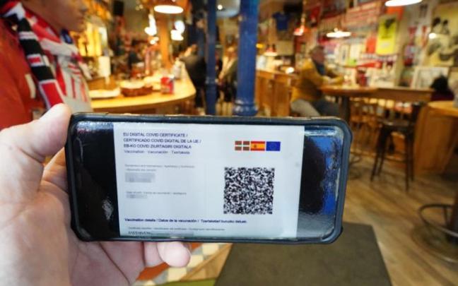 Los hosteleros de Bizkaia opinan sobre el pasaporte covid: "Era asumible y procedía" Los hosteleros de Bizkaia opinan sobre el pasaporte covid: "Era asumible y procedía"