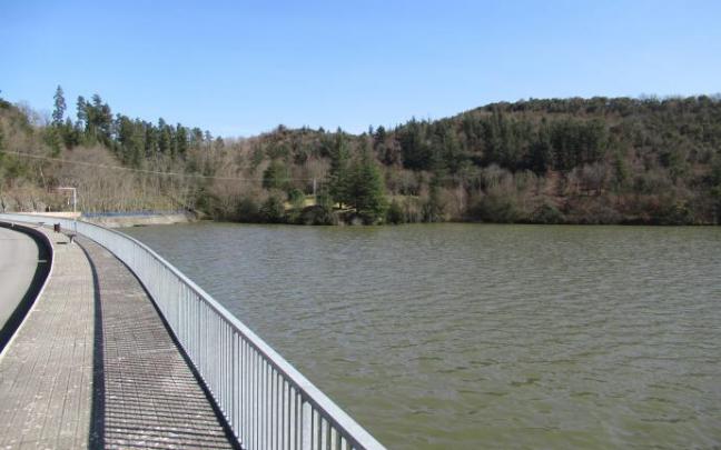 Los embalses que abastecen a Bizkaia están al 84% Los embalses que abastecen a Bizkaia están al 84%