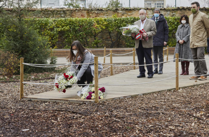 El Gobierno vasco rinde homenaje a las víctimas de la covid en la diáspora.