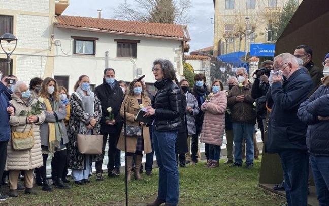 Maite Pagazaurtundua durante el homenaje a su hermano