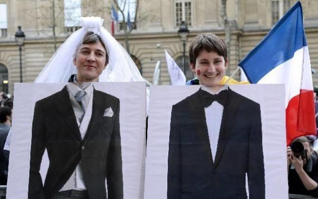 Francia castigará con penas de cárcel y multas las terapias para intentar modificar la orientación sexual. Francia castigará con penas de cárcel y multas las terapias para intentar modificar la orientación sexual.